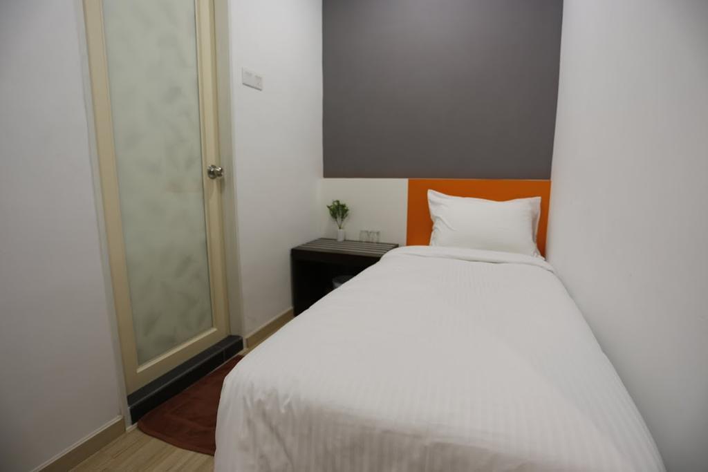 Big Orange Hotel 2*